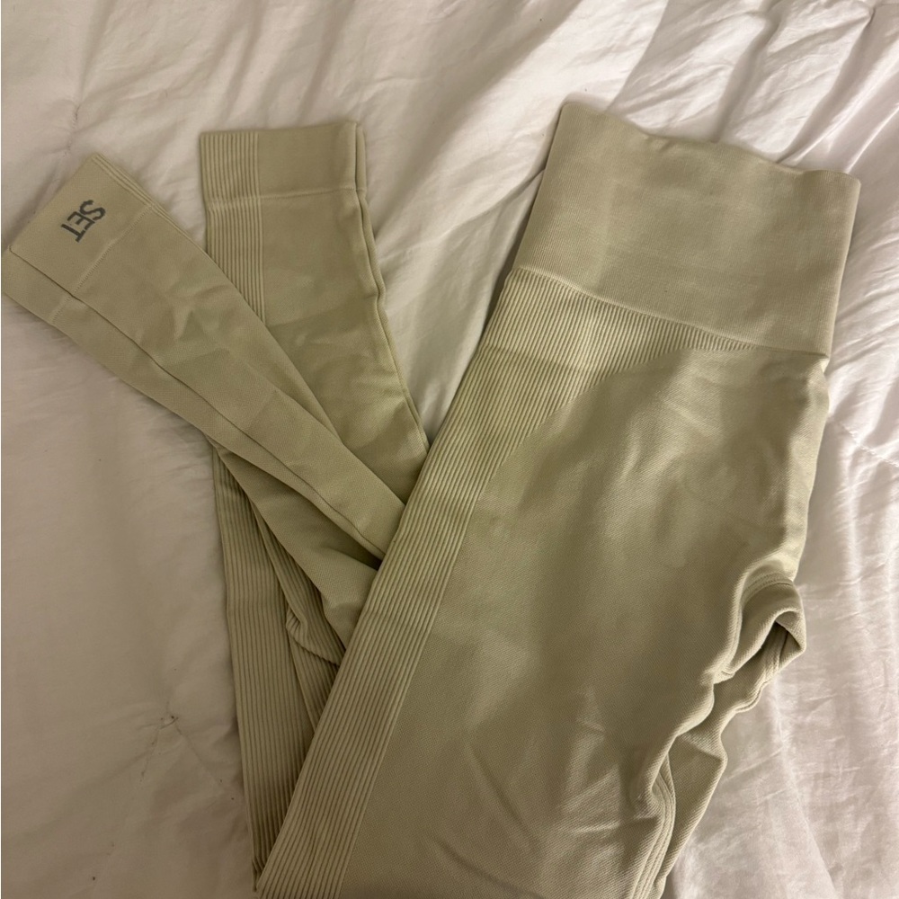 SET Active Leggings